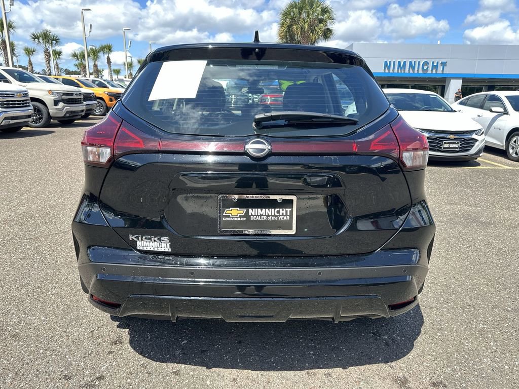 Used 2023 Nissan Kicks S FWD image 15