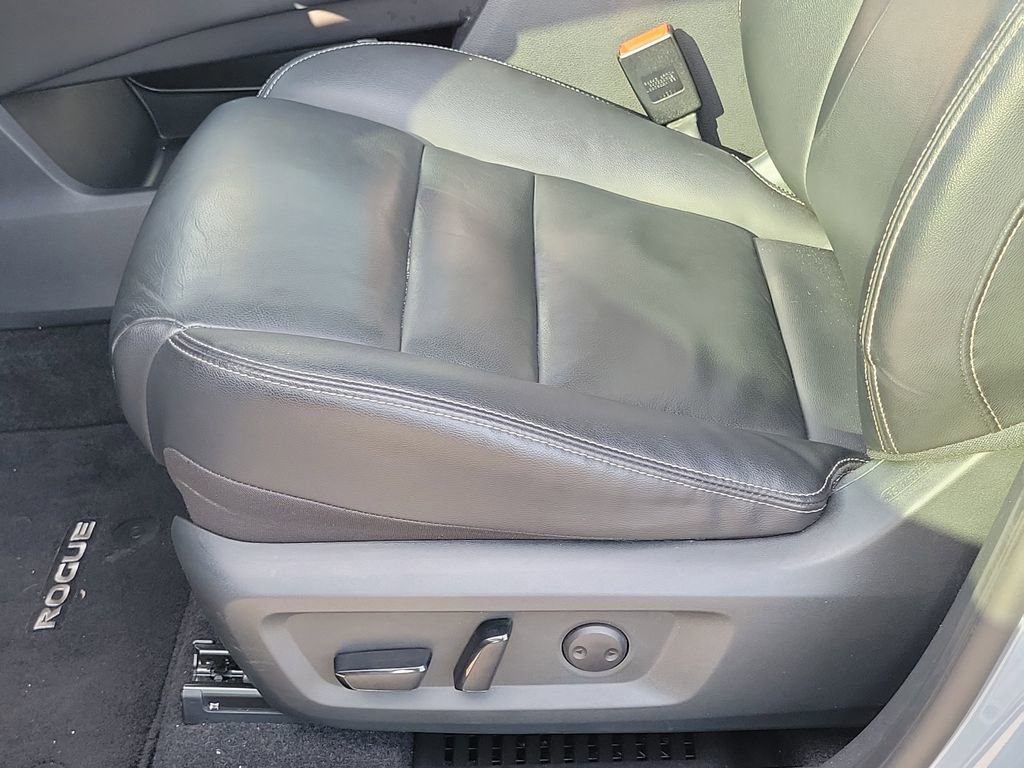 Used 2023 Nissan Rogue SL w/ SL Premium Package image 18