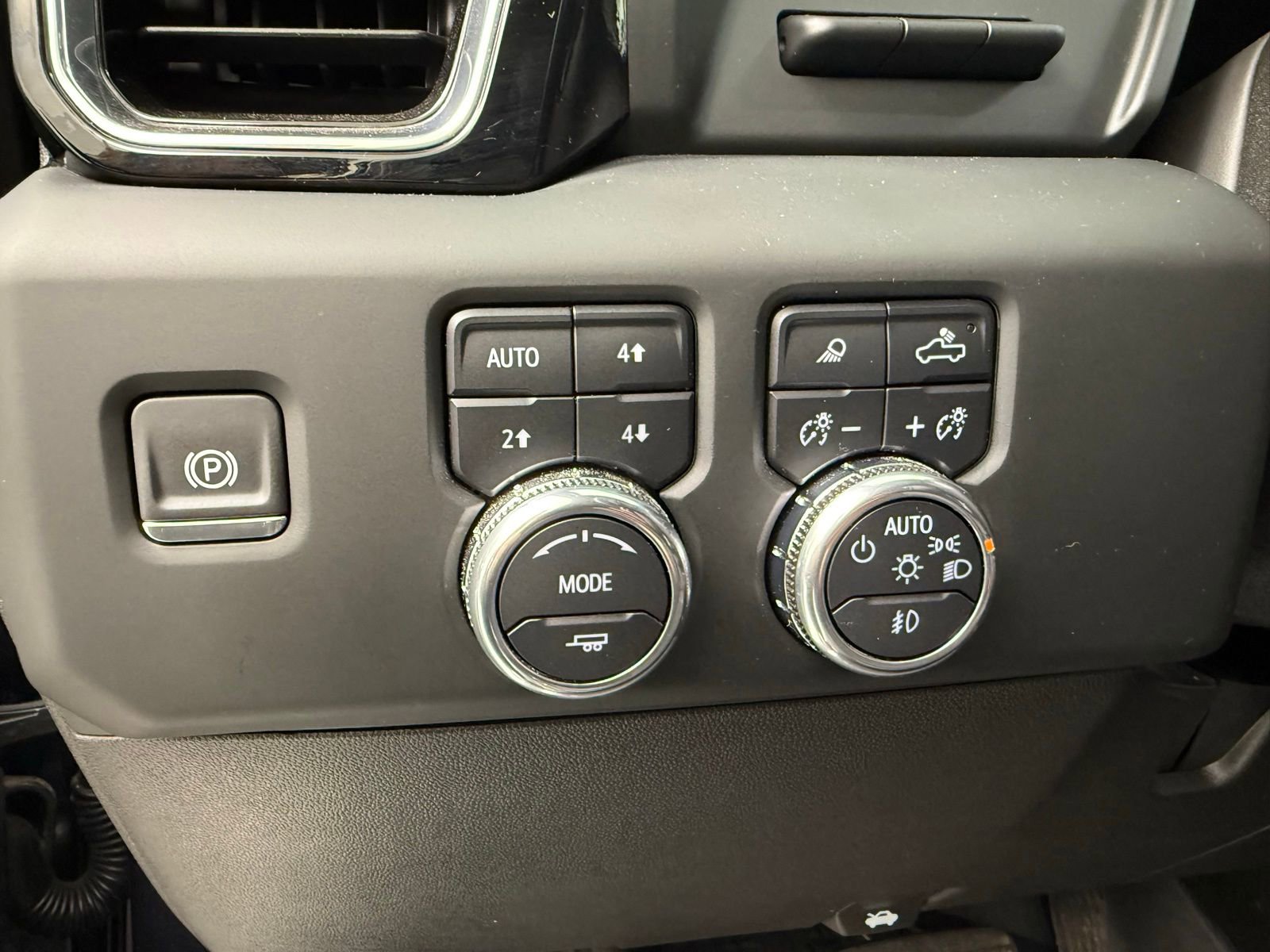 Used 2024 GMC Sierra 2500 Denali w/ Denali Reserve Package image 16