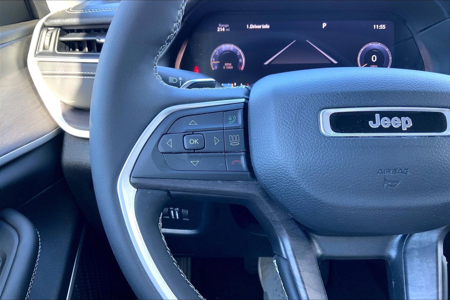 Certified 2023 Jeep Grand Cherokee L Limited w/ Trailer Tow Group (B) image 22