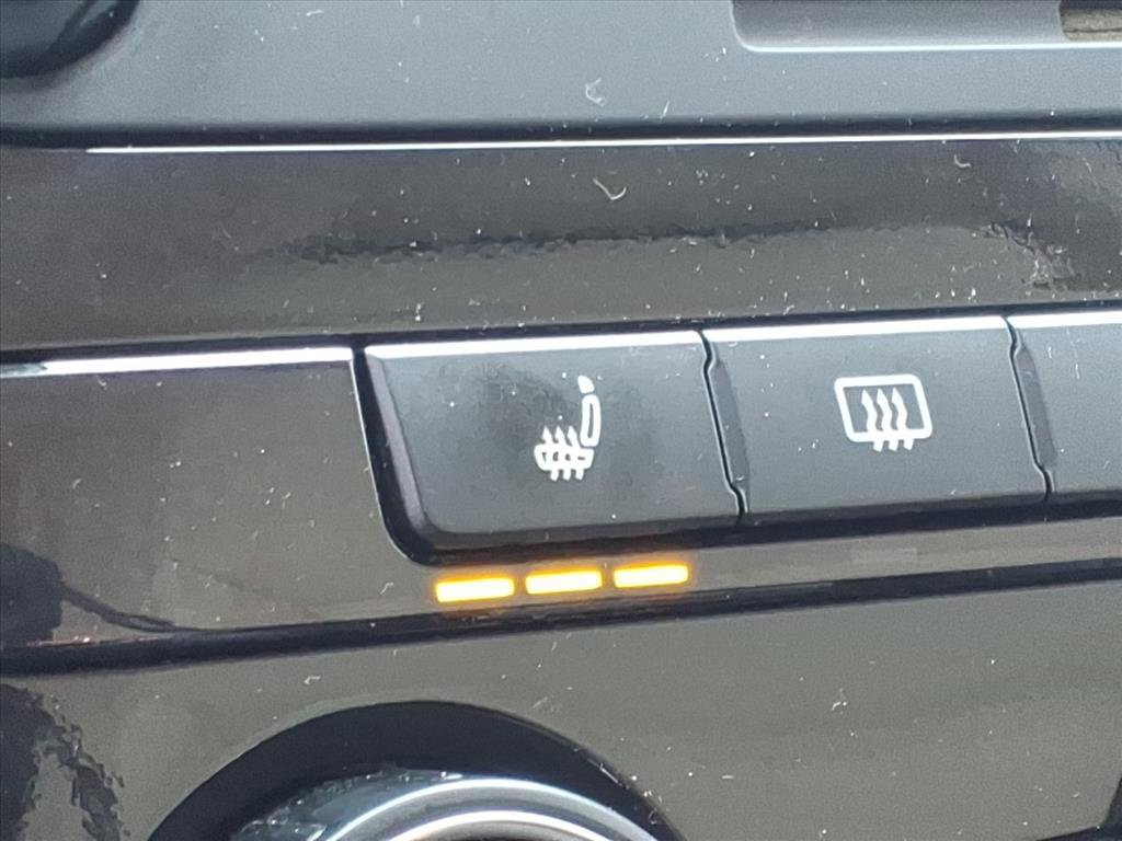 Used 2014 Volkswagen Passat TDI SE image 10