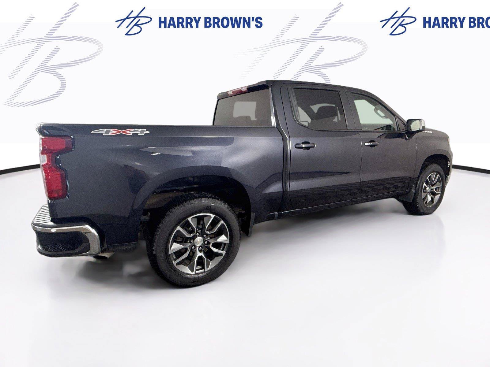 Used 2024 Chevrolet Silverado 1500 LT AWD/4WD image 31