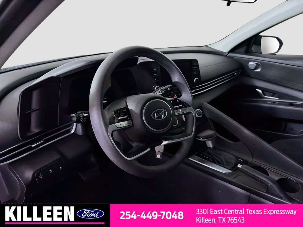 Used 2026 Hyundai Elantra SE FWD image 11