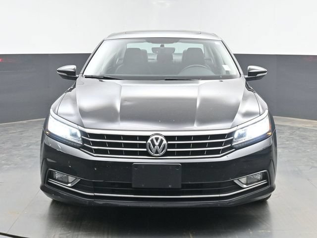 Used 2018 Volkswagen Passat 2.0T SE FWD image 3