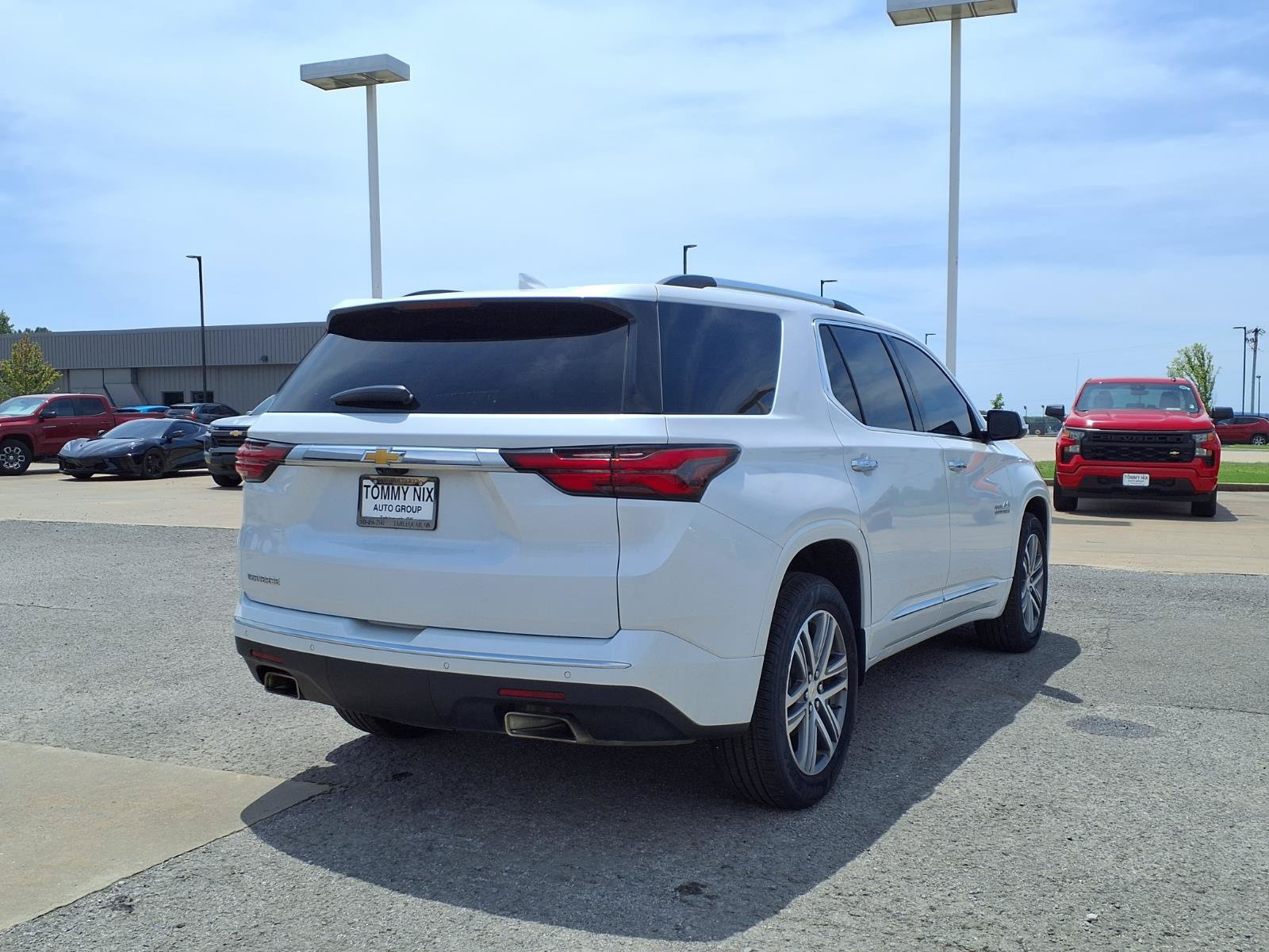 Used 2023 Chevrolet Traverse High Country FWD image 21