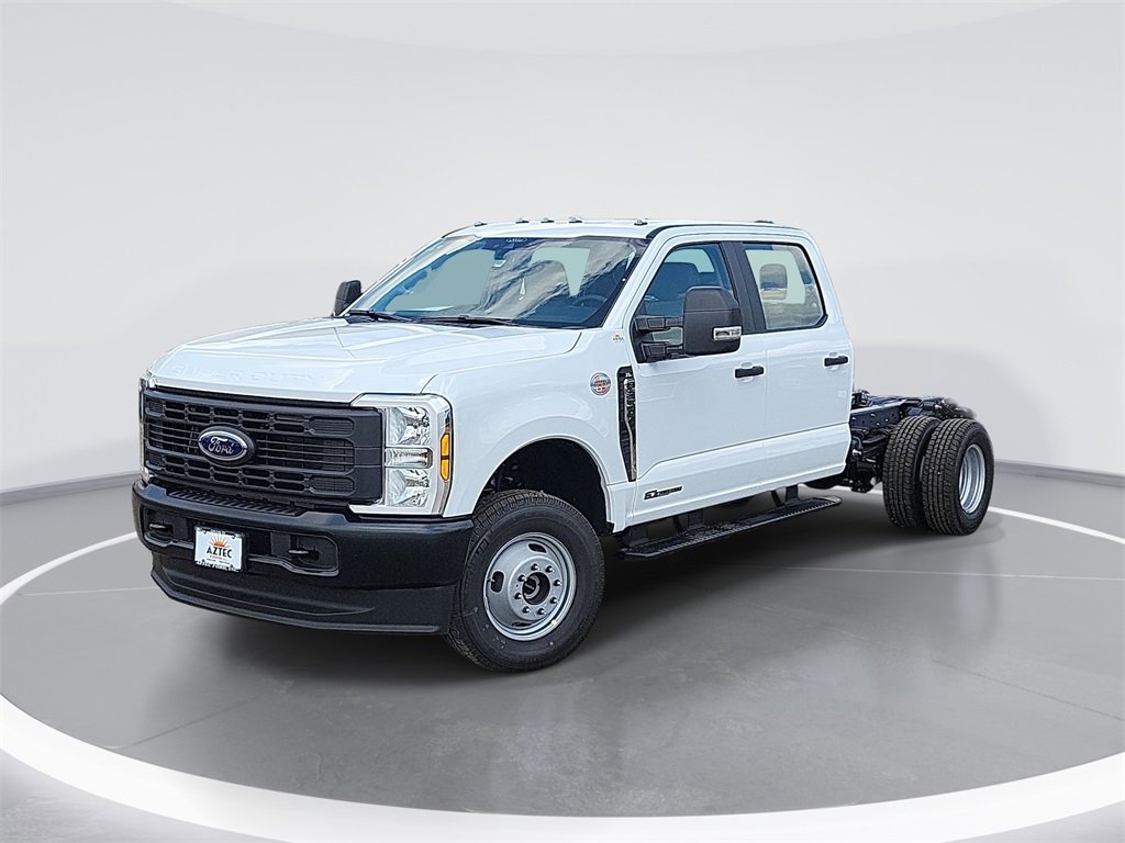 New 2026 Ford F350 4x4 Crew Cab DRW Super Duty image 1