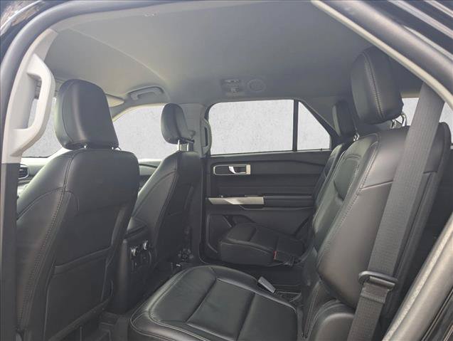 Used 2022 Ford Explorer XLT w/ Equipment Group 202A RWD image 13