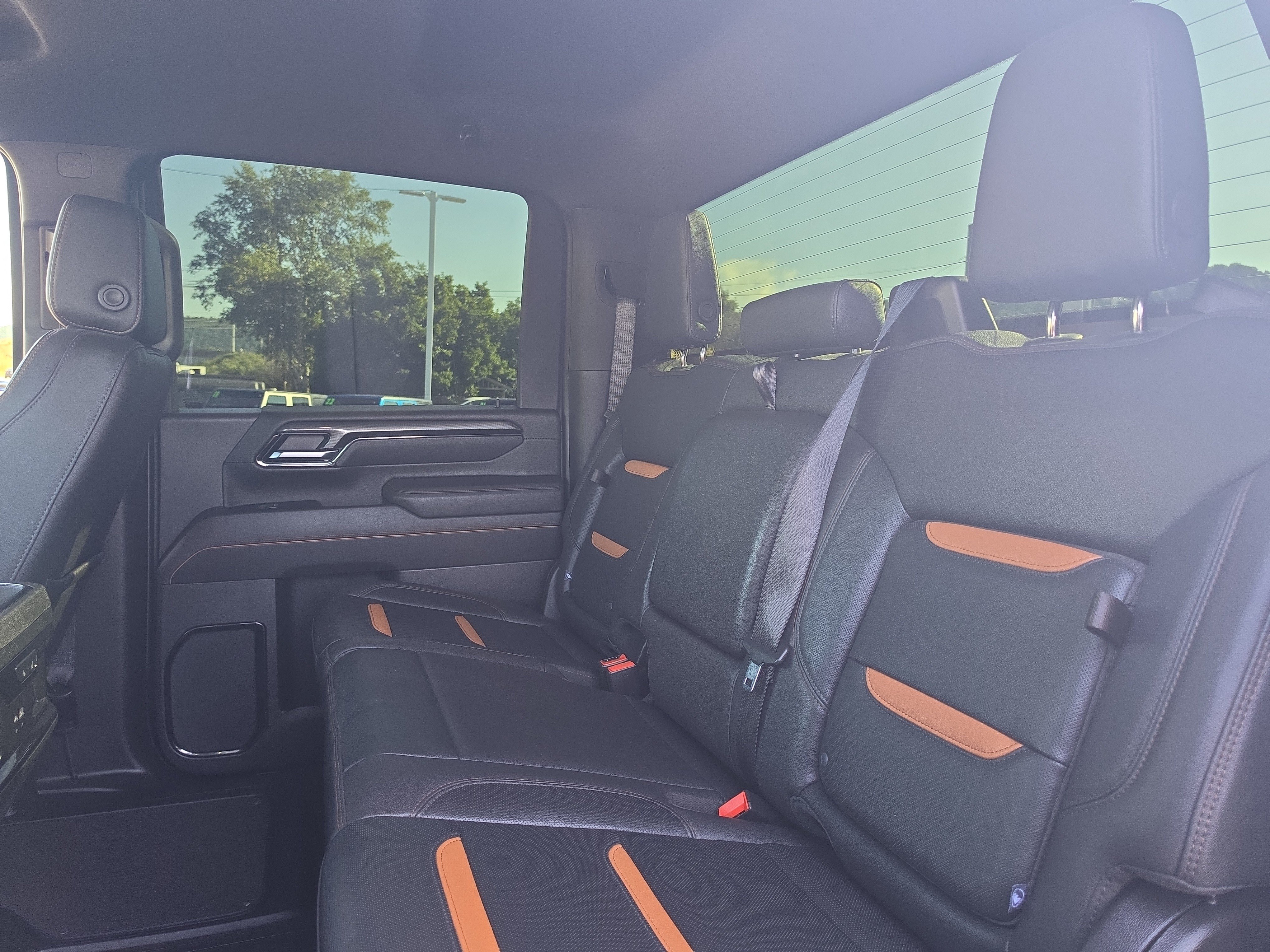Used 2025 GMC Sierra 2500 AT4 AWD/4WD image 15