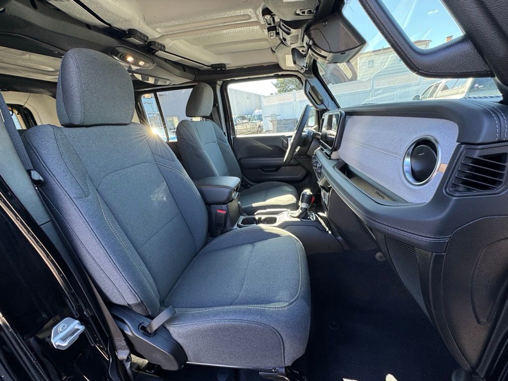 Certified 2025 Jeep Wrangler Unlimited Sahara image 18