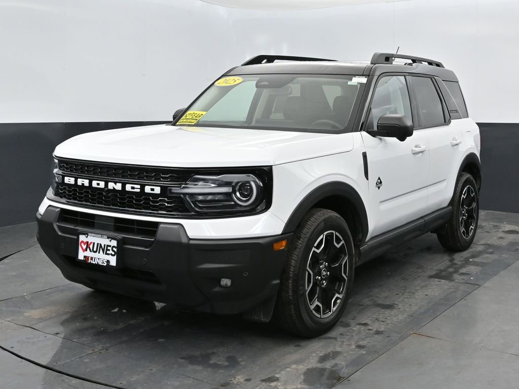 Used 2025 Ford Bronco Sport Outer Banks w/ Outer Banks Tech Package+ AWD/4WD image 11