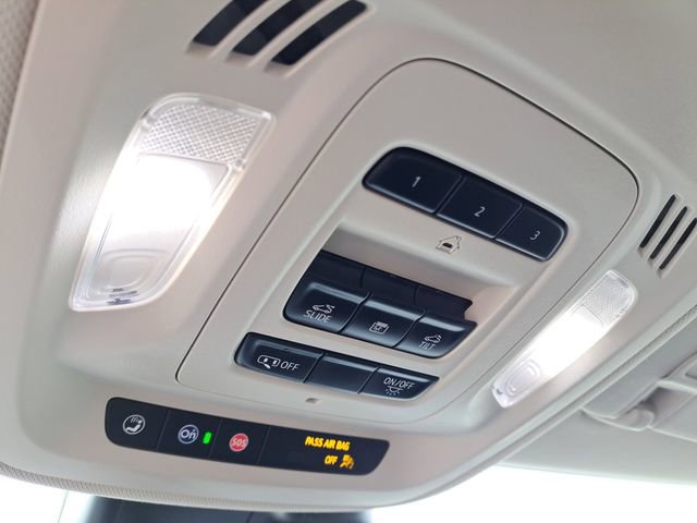 Used 2021 Buick Envision Avenir w/ Technology Package II image 20