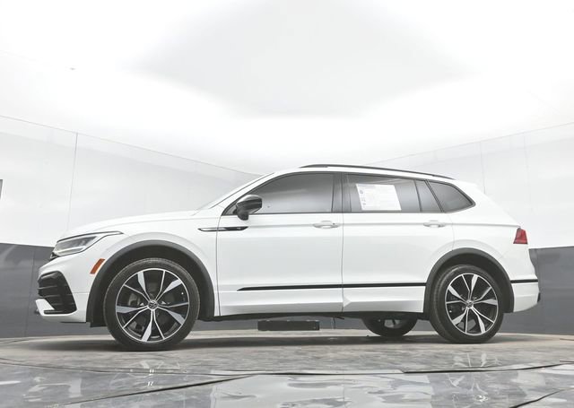 Used 2022 Volkswagen Tiguan SE R-Line FWD image 43