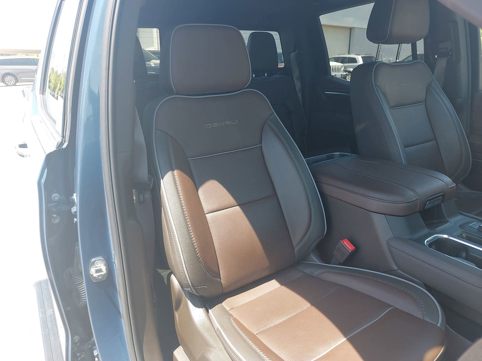 Used 2024 GMC Sierra 1500 Denali w/ Denali Reserve Package AWD/4WD image 10