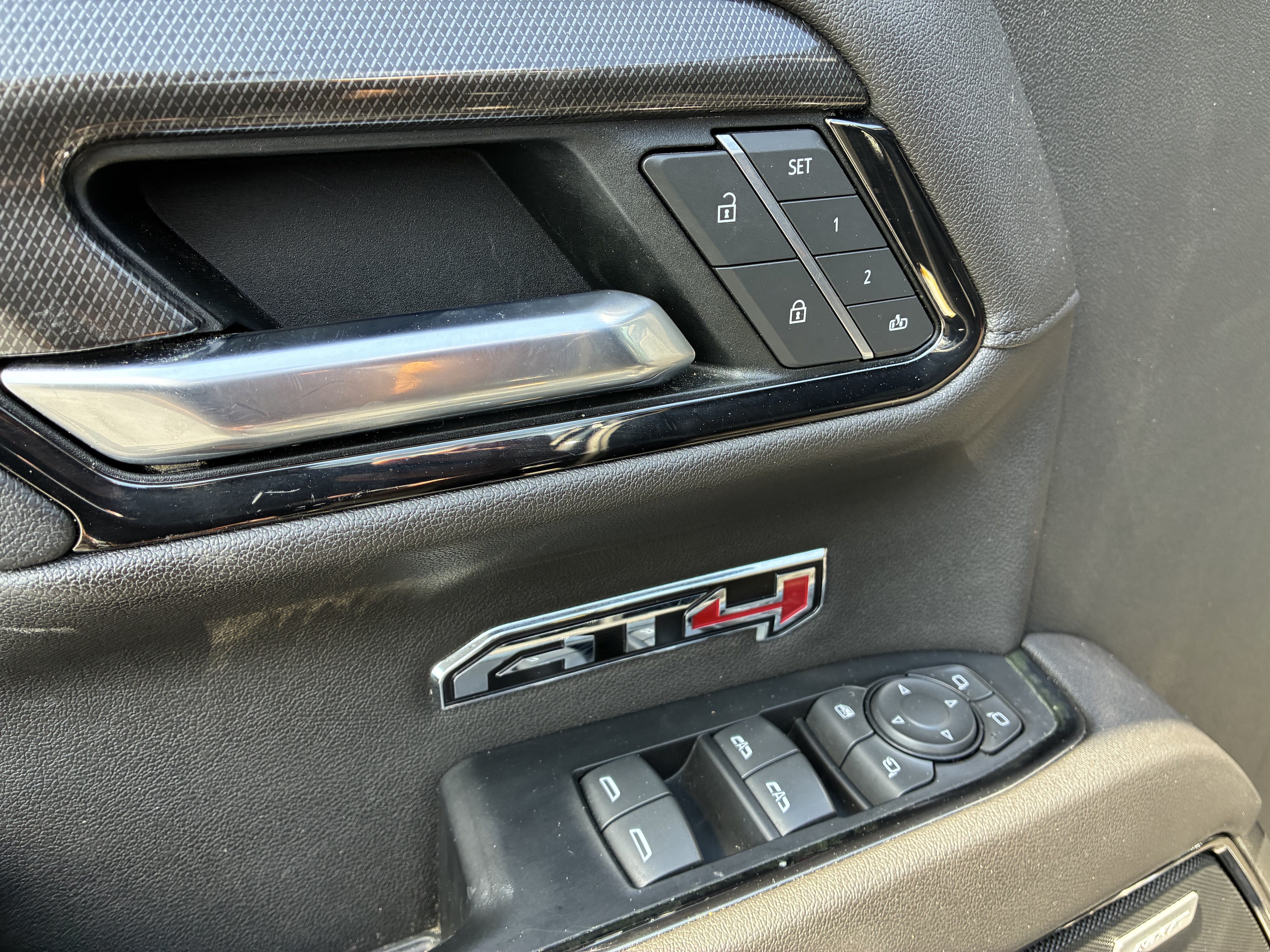 Used 2022 GMC Sierra 1500 AT4 AWD/4WD image 25