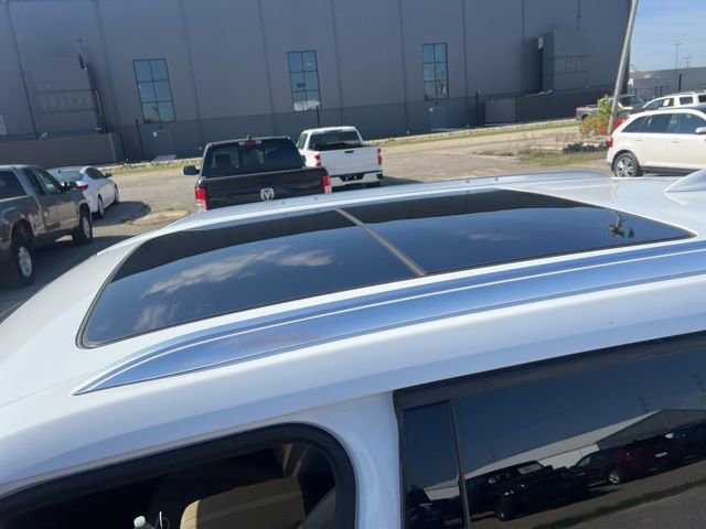 Used 2019 Chevrolet Blazer Premier w/ Sun and Wheels Package AWD/4WD image 5