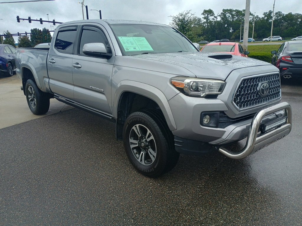 Used 2019 Toyota Tacoma TRD Sport w/ TRD Premium Sport Package AWD/4WD image 3
