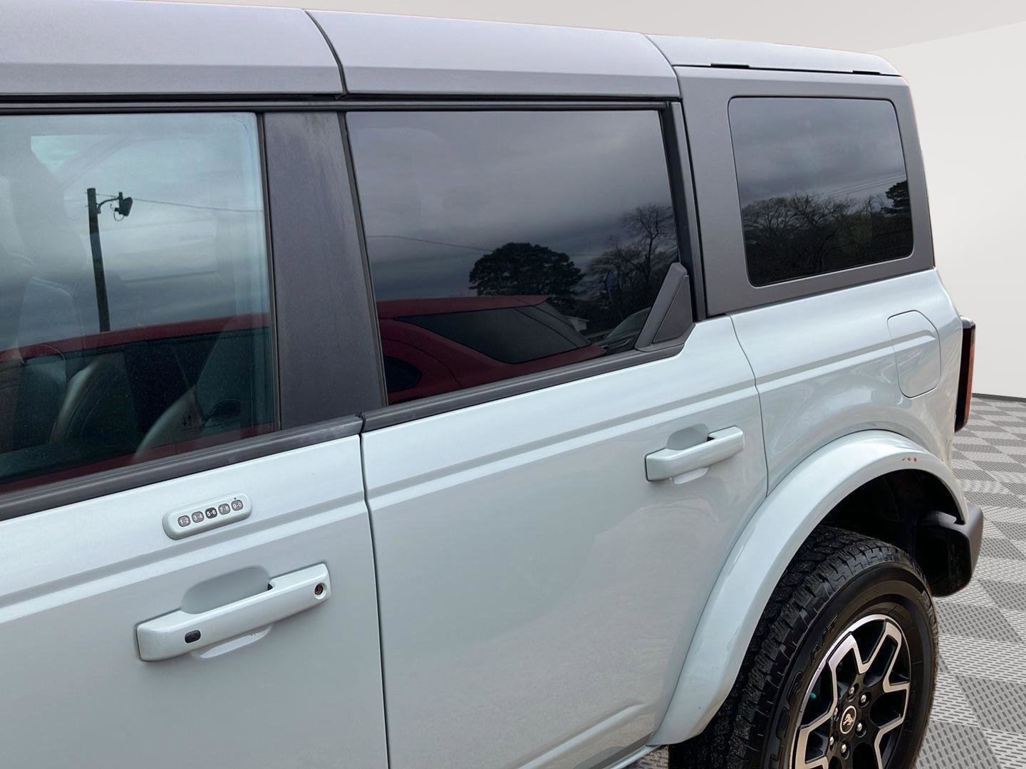 Used 2023 Ford Bronco Outer Banks image 13