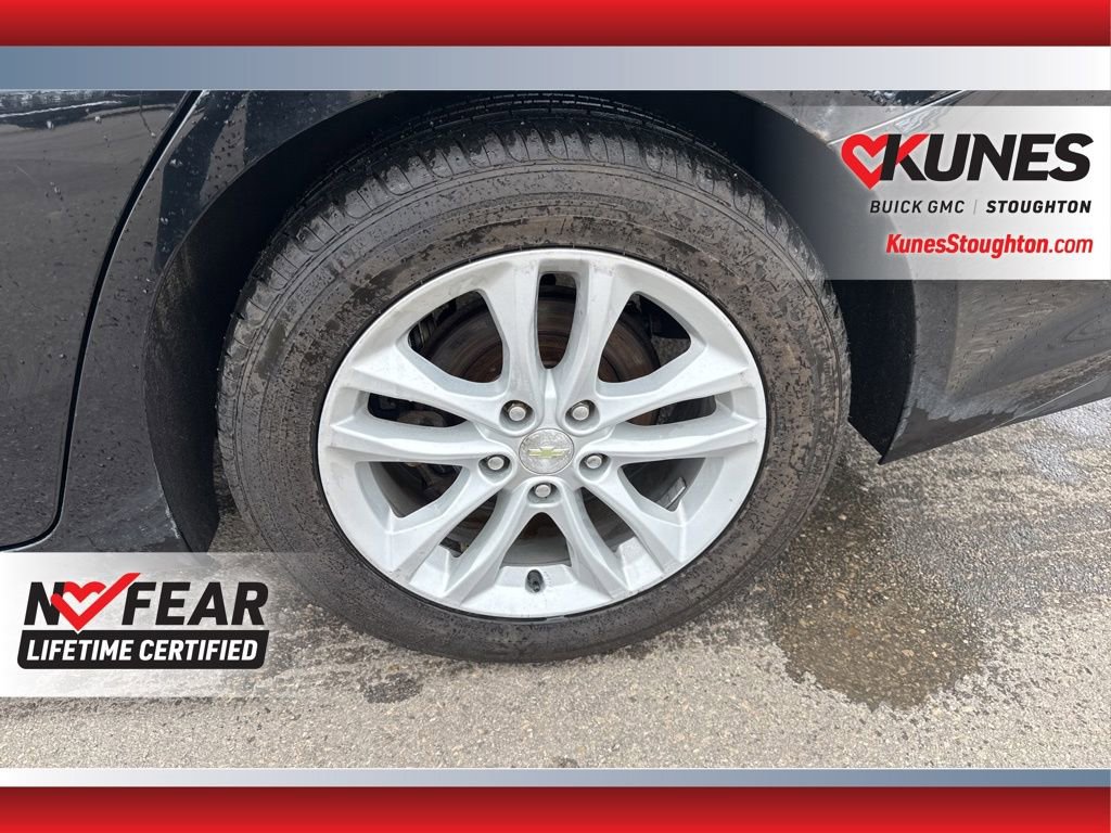 Used 2017 Chevrolet Malibu LT image 18