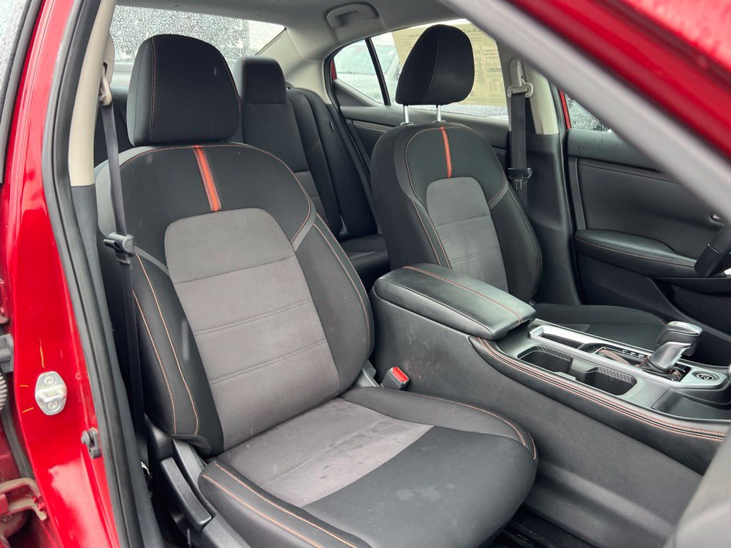 Used 2022 Nissan Sentra SR w/ Lighting Package FWD image 25