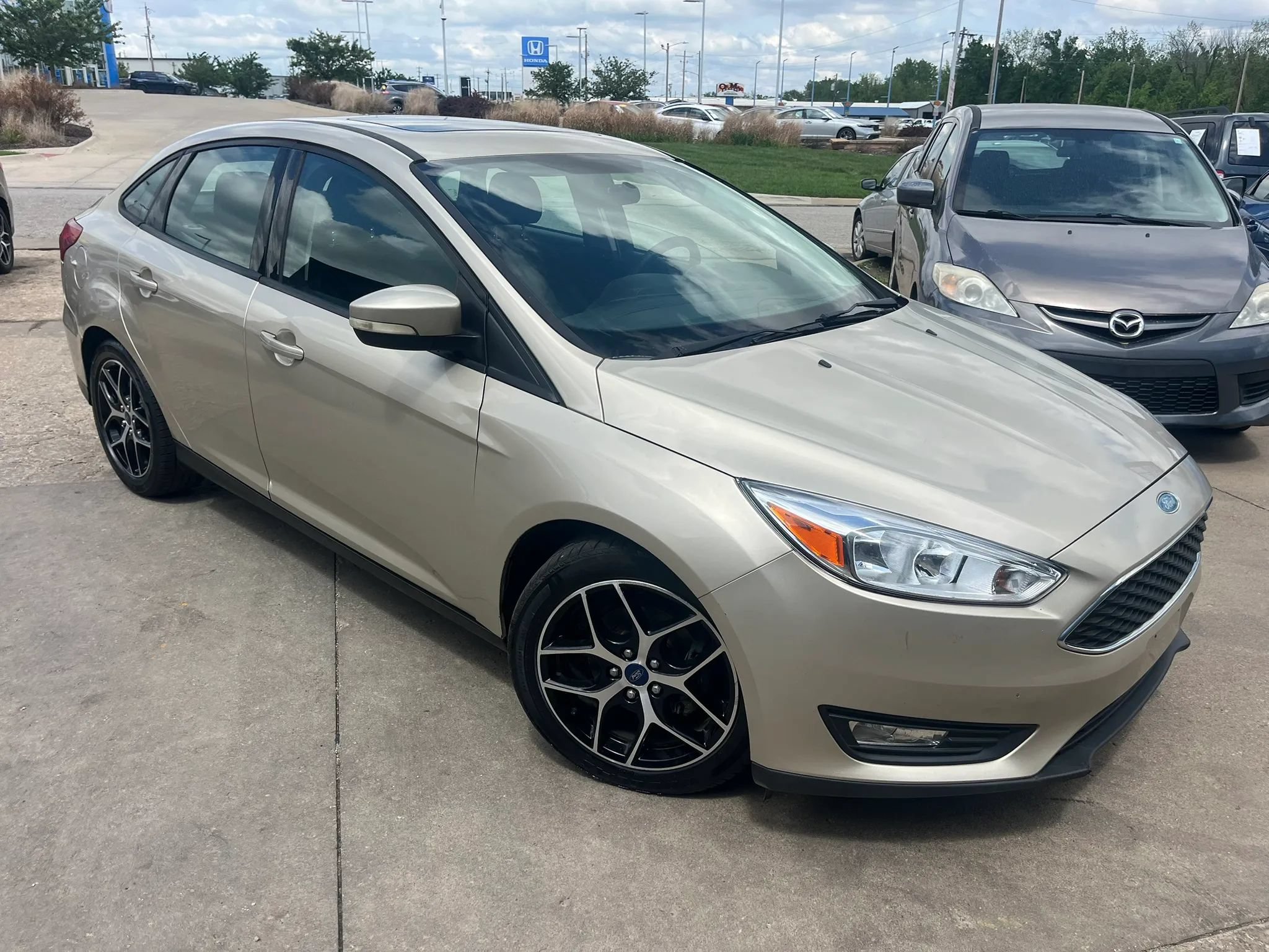 Used 2017 Ford Focus SEL FWD image 8