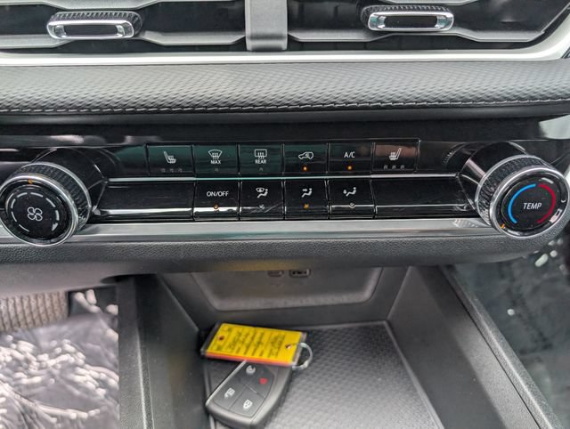 Used 2026 Chevrolet Equinox LT AWD/4WD image 17