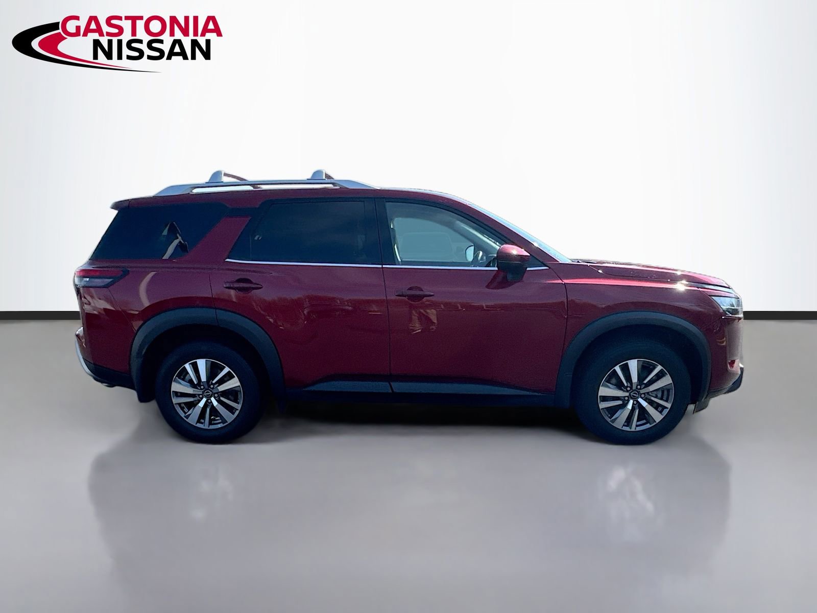 Used 2024 Nissan Pathfinder SL image 10