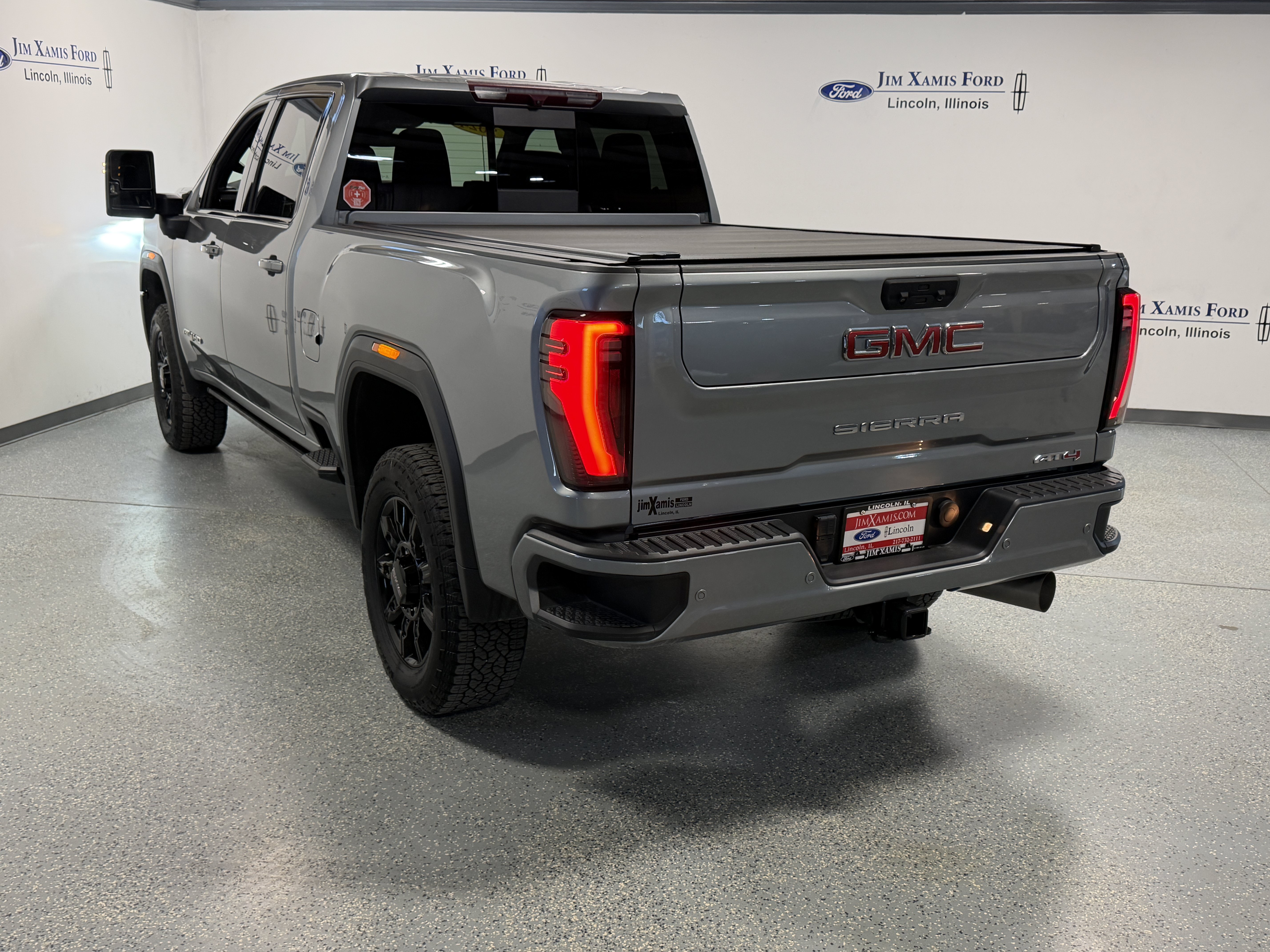Used 2024 GMC Sierra 2500 AT4 w/ AT4 Preferred Package AWD/4WD image 34