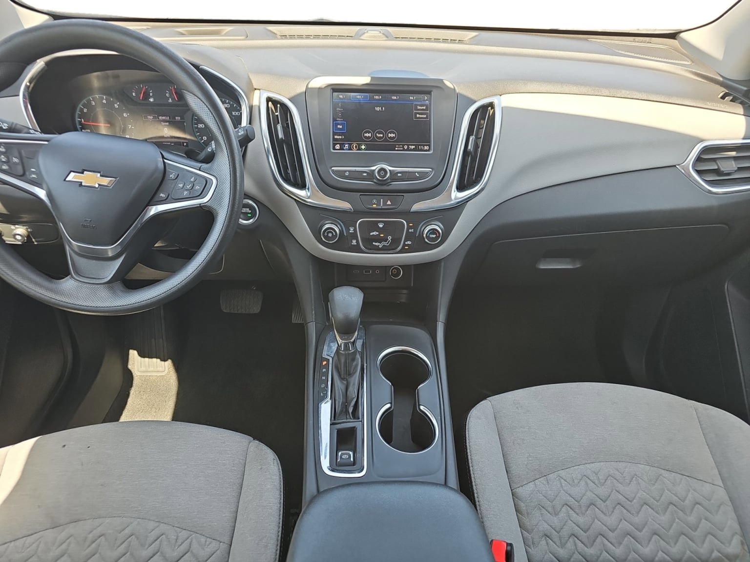 Used 2023 Chevrolet Equinox LS w/ LPO, Cargo Package FWD image 12