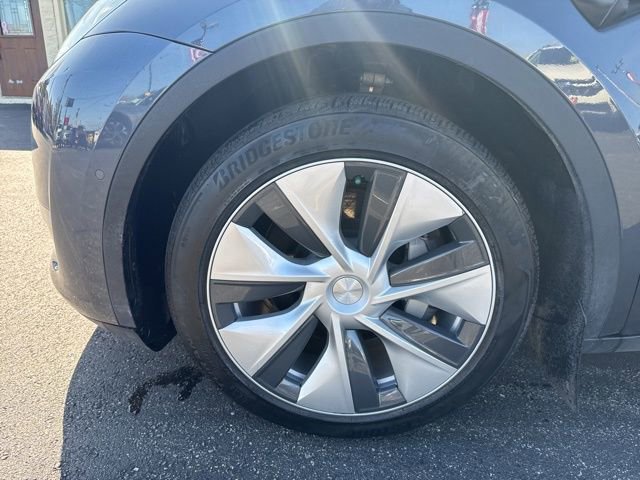 Used 2022 Tesla Model Y Long Range AWD/4WD image 9
