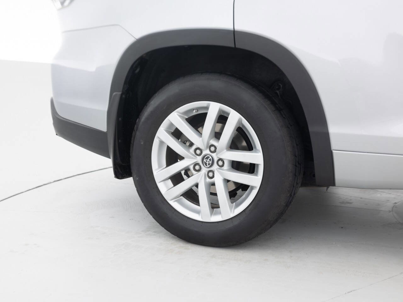 Used 2016 Toyota Highlander LE AWD/4WD image 21