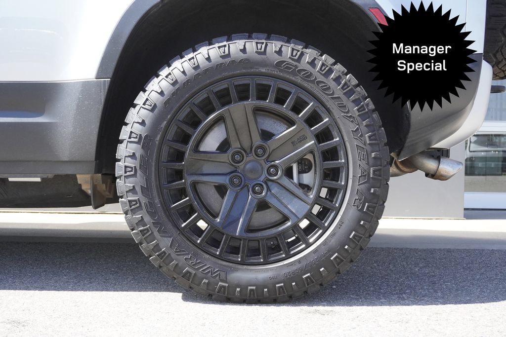 Used 2024 Land Rover Defender 110 SE AWD/4WD image 35
