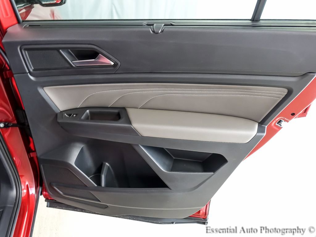 Used 2023 Volkswagen Atlas SE image 25