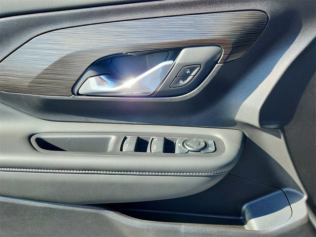 New 2024 GMC Terrain SLE image 19
