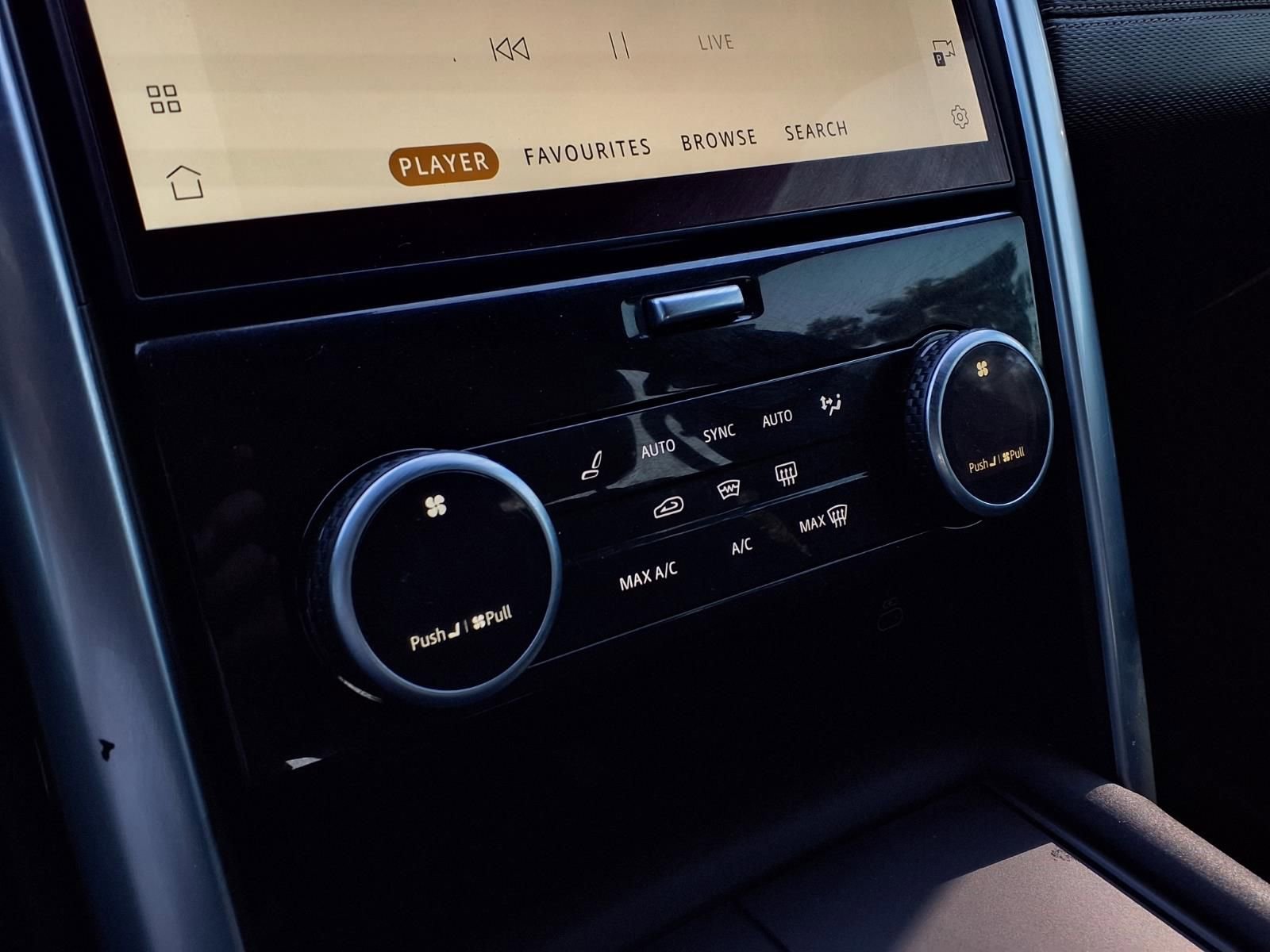 Used 2022 Land Rover Discovery S R-Dynamic image 7