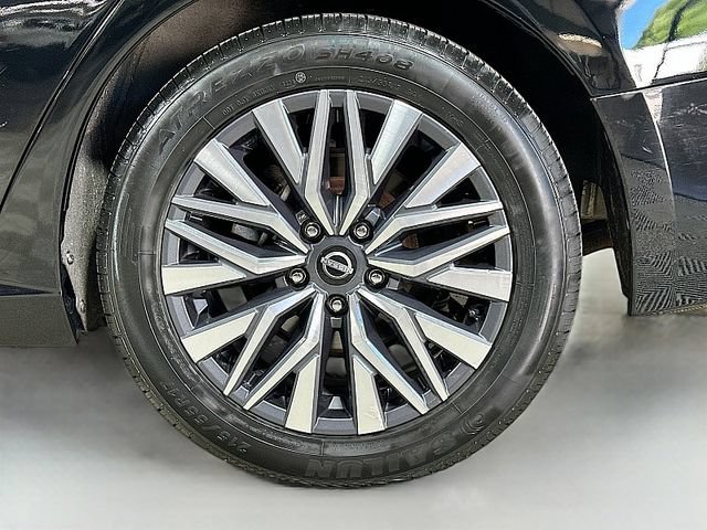 Used 2024 Nissan Altima 2.5 SV FWD image 30