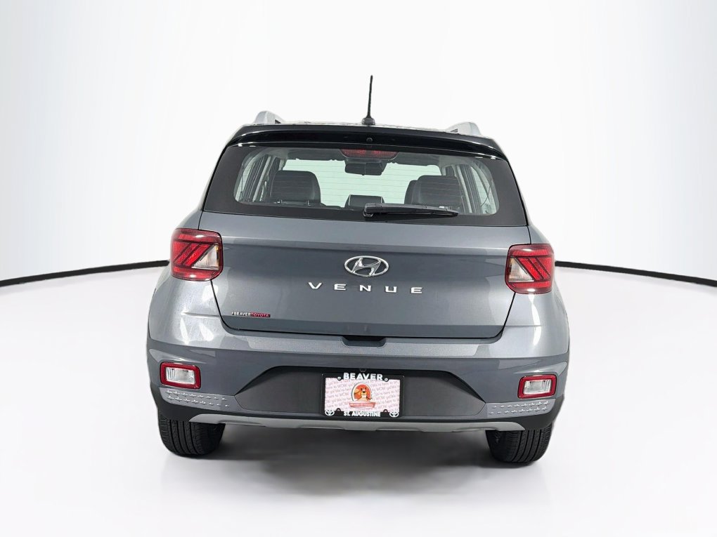 Used 2026 Hyundai Venue SEL FWD image 8
