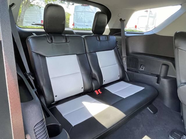 Used 2023 Ford Explorer XLT w/ Equipment Group 202A AWD/4WD image 27