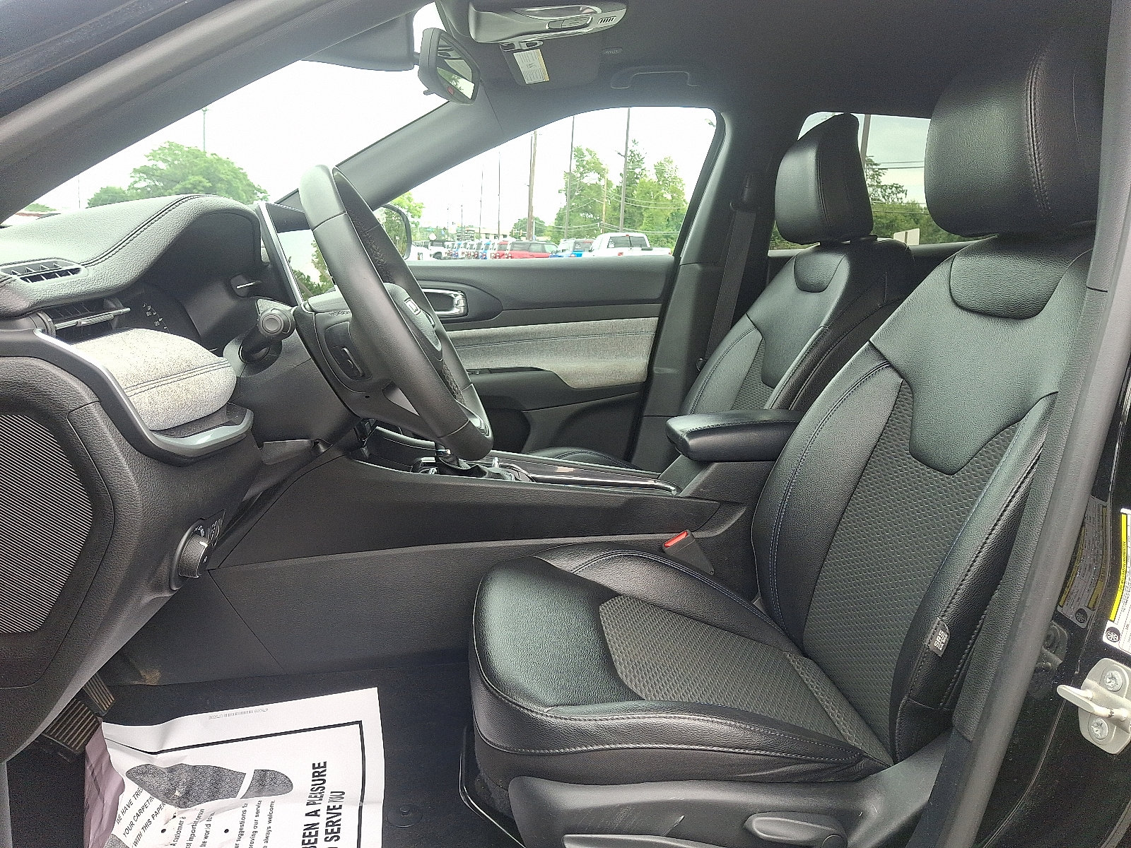 Used 2024 Jeep Compass Latitude AWD/4WD image 13