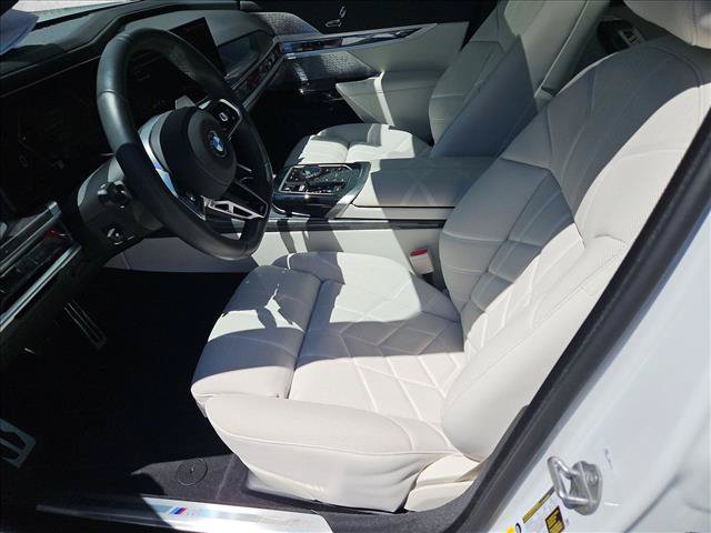 Certified 2024 BMW 760i xDrive w/ Executive Package AWD/4WD image 17