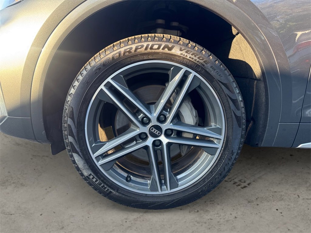 Used 2022 Audi Q5 e Premium w/ Convenience Package image 14