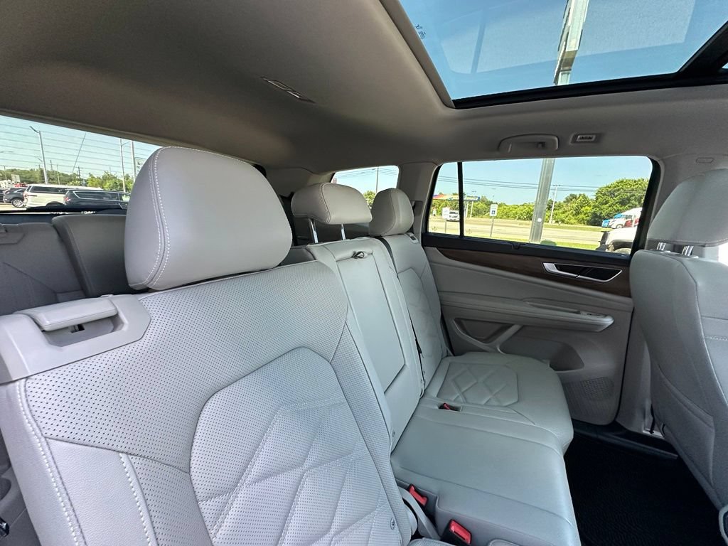 Used 2024 Volkswagen Atlas SE FWD image 25