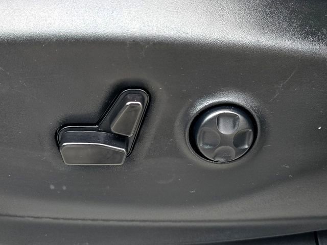 Certified 2024 Chrysler Voyager LX image 15