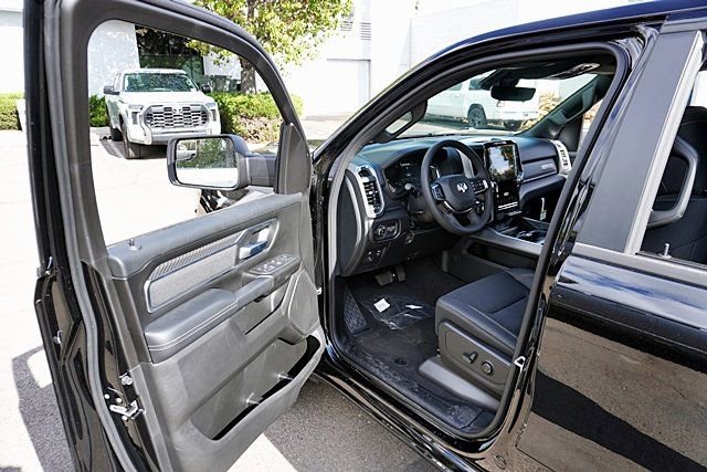 New 2026 RAM 1500 4x4 Crew Cab image 43