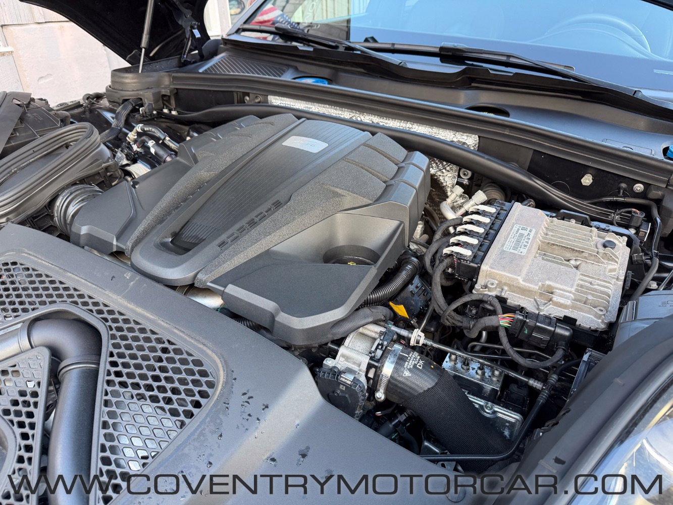 Used 2020 Porsche Macan Turbo image 14