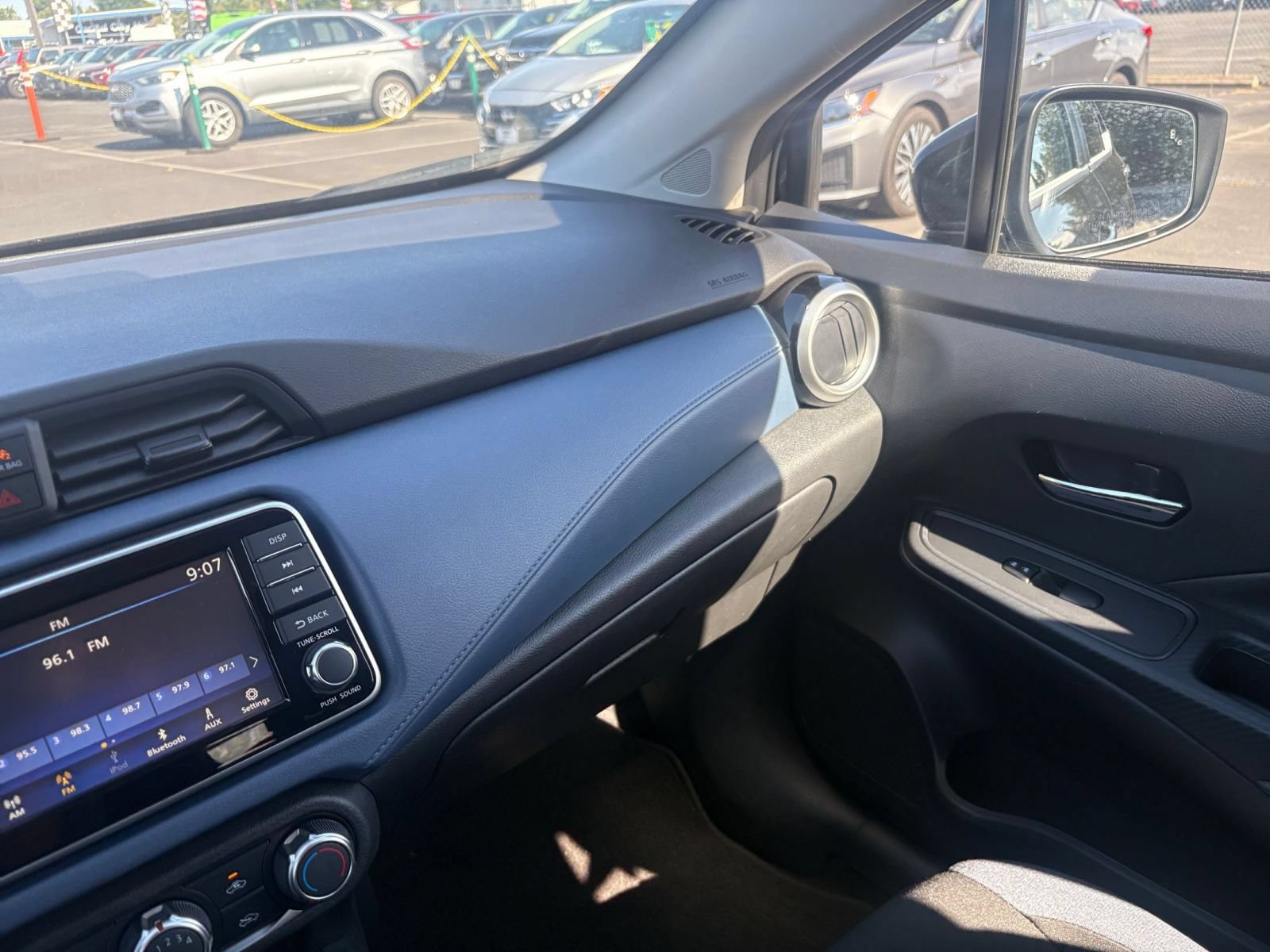 Used 2025 Nissan Versa SV FWD image 33