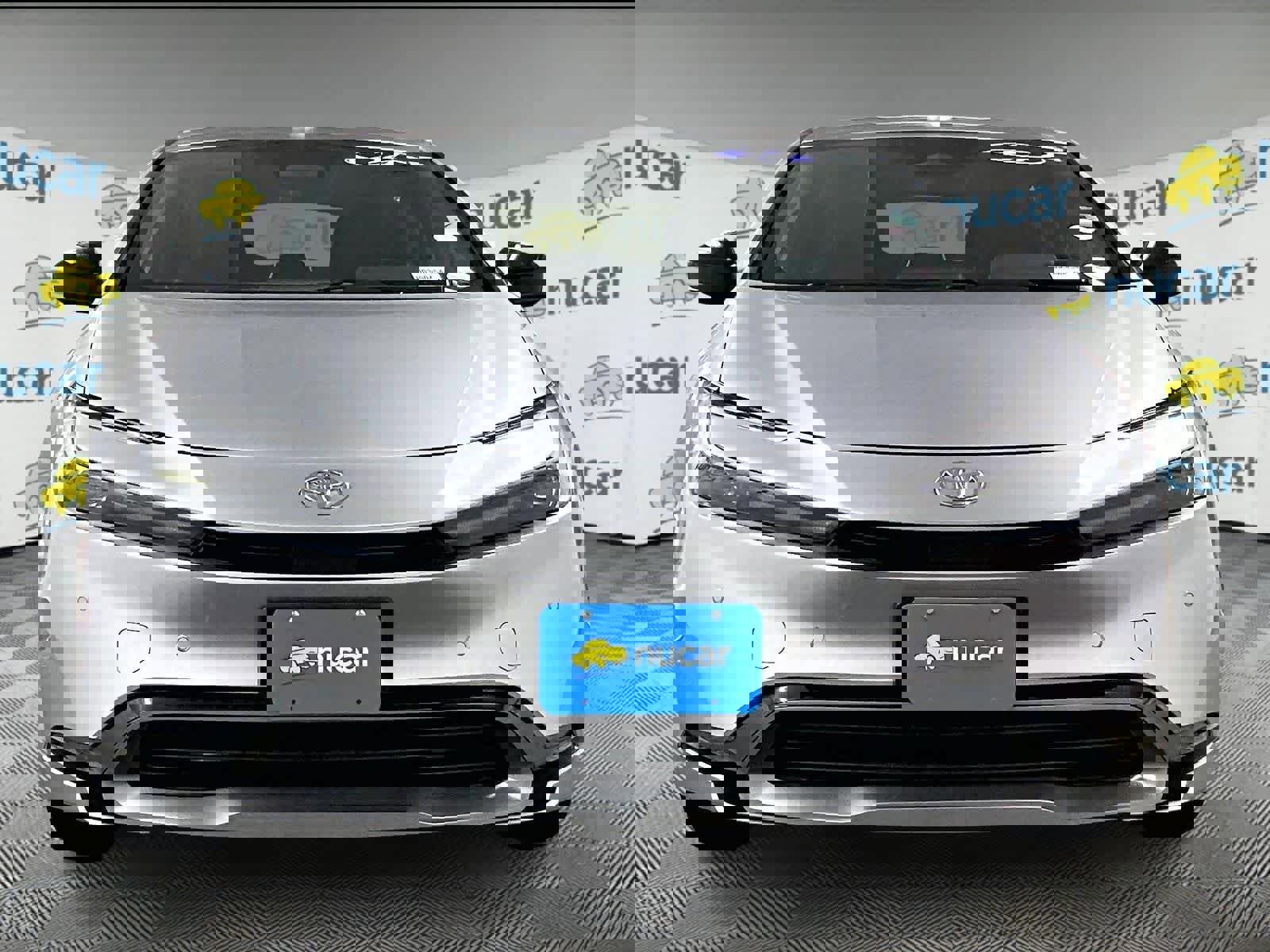 Used 2024 Toyota Prius XLE image 2