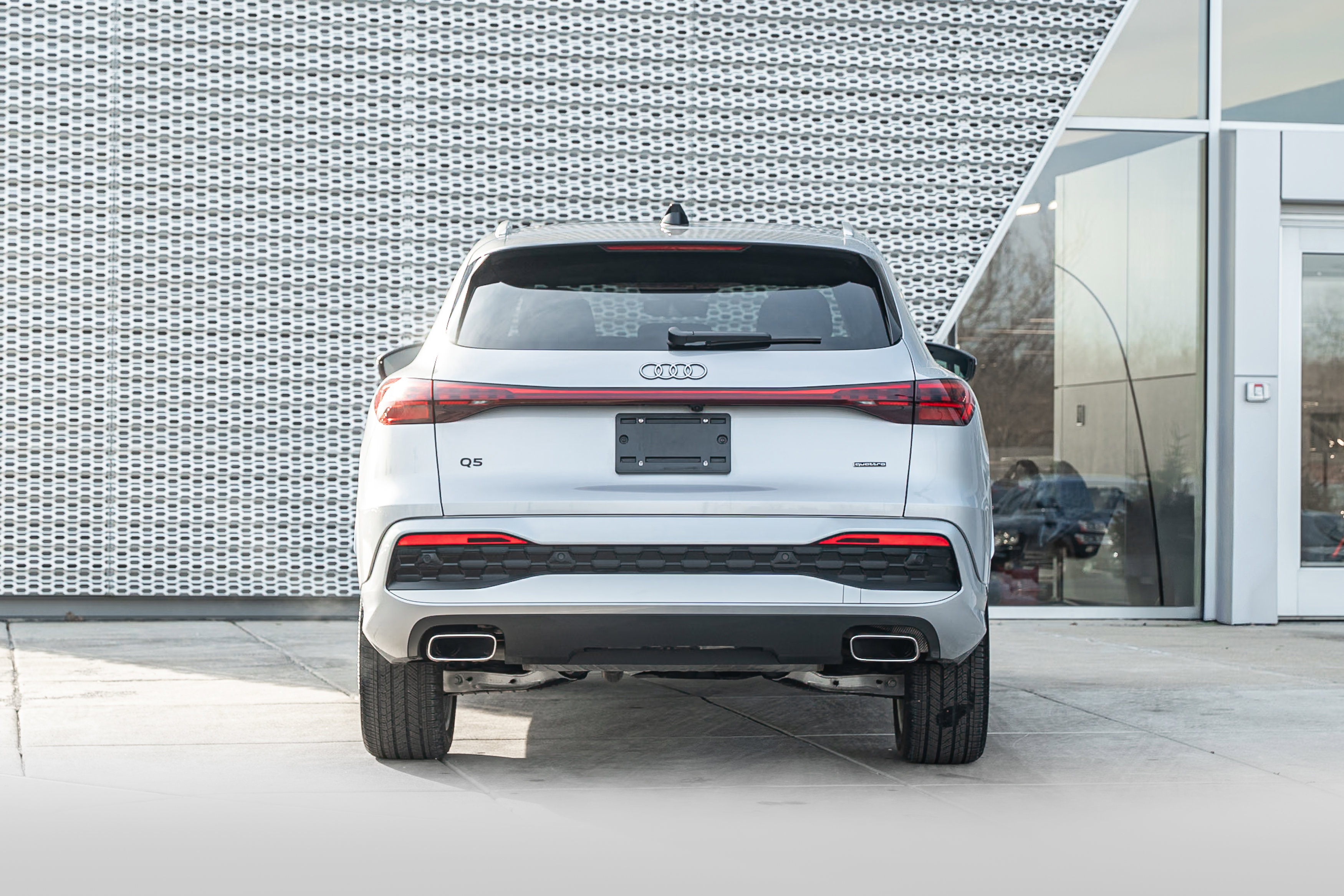 Certified 2025 Audi Q5 Premium Plus w/ Premium Plus AWD/4WD image 42