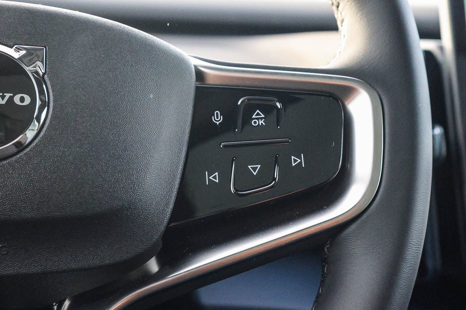 New 2026 Volvo EX30 Plus w/ Protection Package image 31