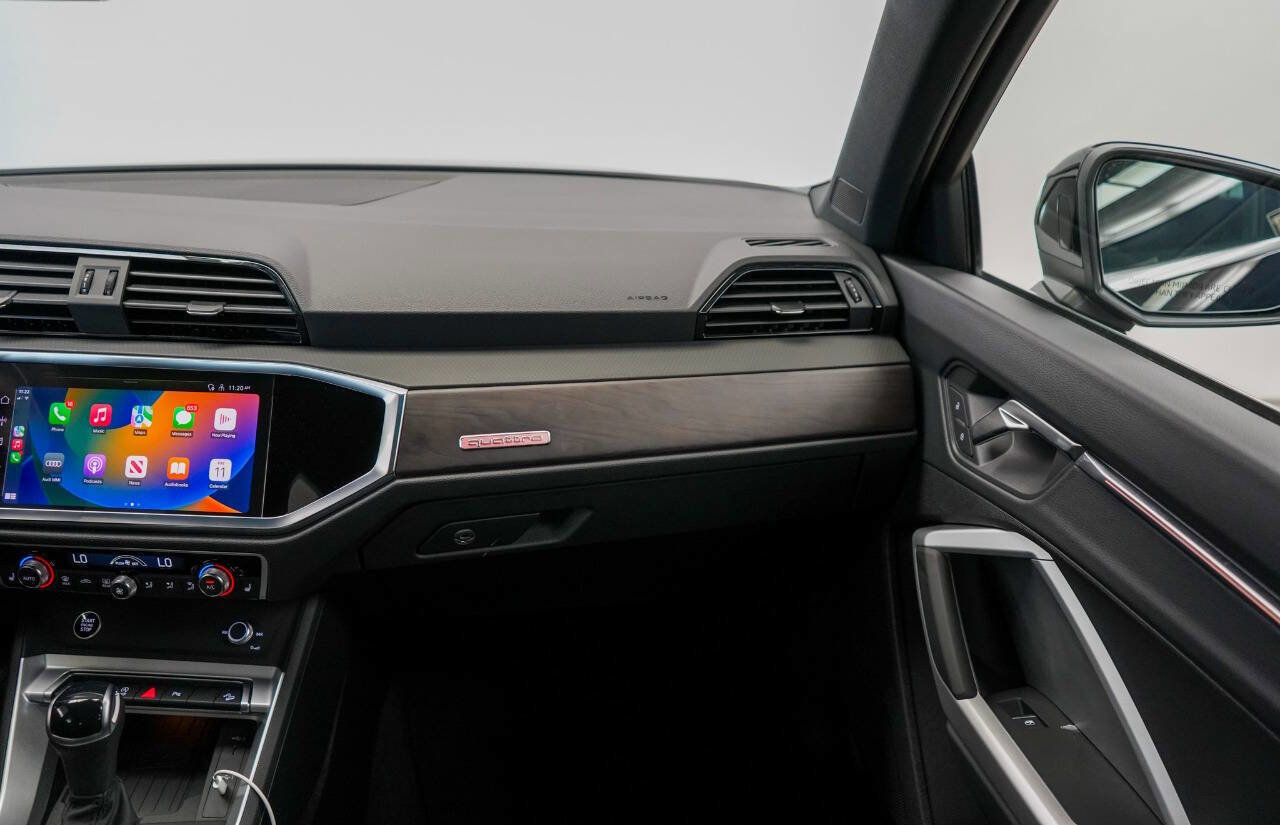 Used 2024 Audi Q3 2.0T Premium Plus w/ Premium Plus Package image 41