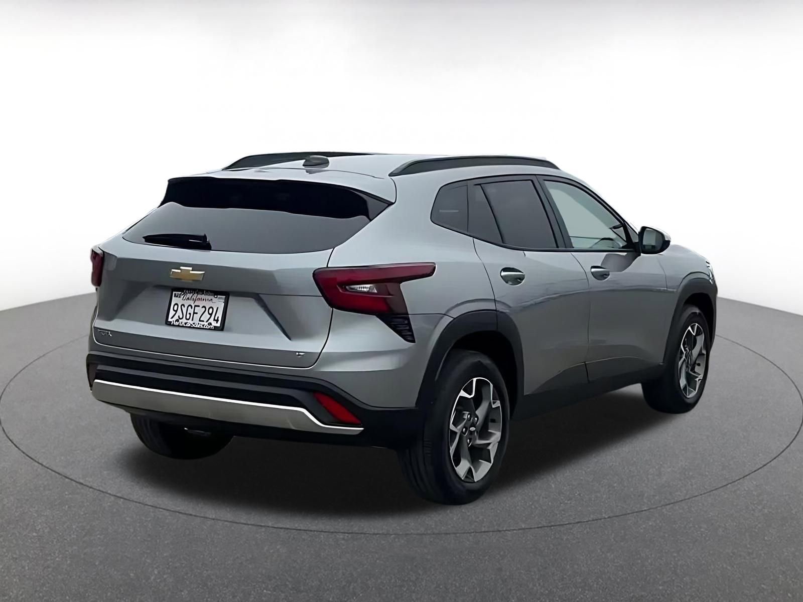 Used 2025 Chevrolet Trax LT image 14